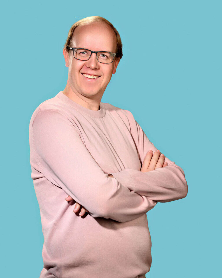 PRESSEMEDDELELSE - Danmarks yngste gange 2 i revyen og snart premiere